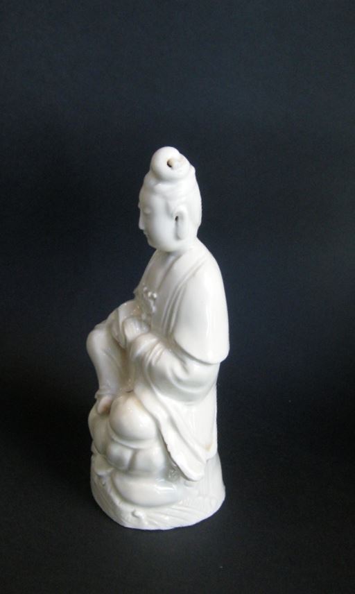 Figure of Guanyin blanc de Chine porcelain | MasterArt